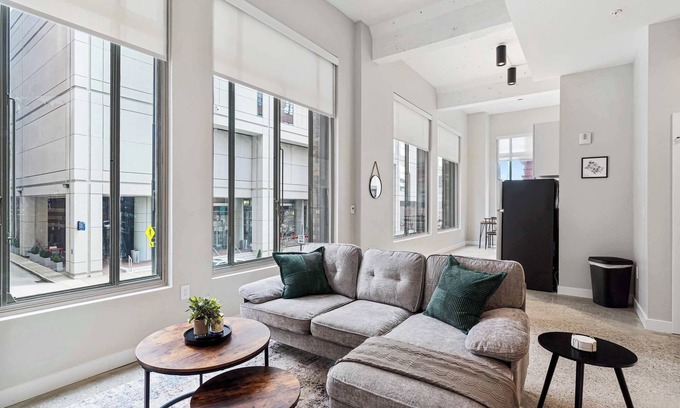 Downtown Cincinnati Apartment | Spacious 2BR CozySuites | OTR Downtown #13