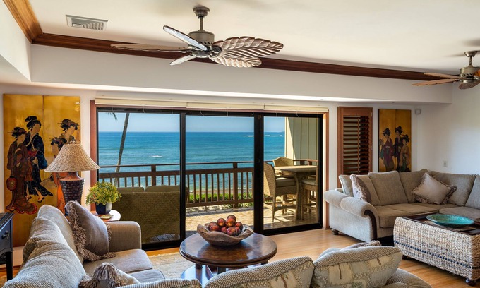 Wailua Condo | Spacious 2BR | Saltwater Pool | Walk to Restaurants | No Fees