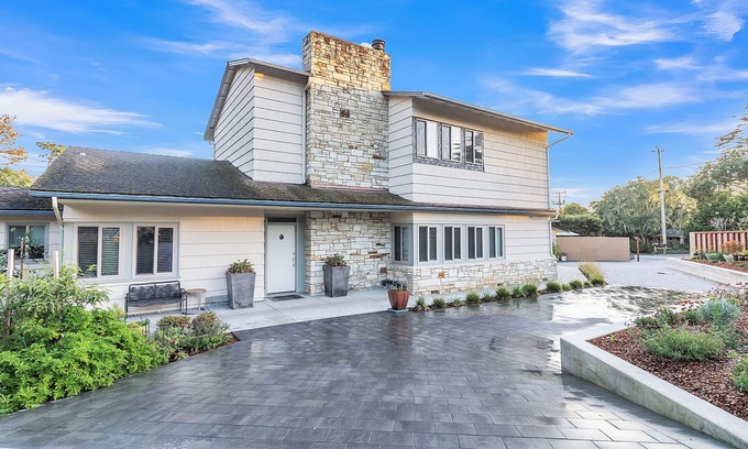 Carmel House | Spacious 3-Bedroom, Walk to Downtown Carmel-By-The-Sea!