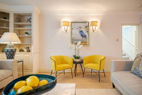 Knightsbridge Apartment | Spacious 3-Bed Belgravia Home Luxury Interiors, Near Buckingham Palace