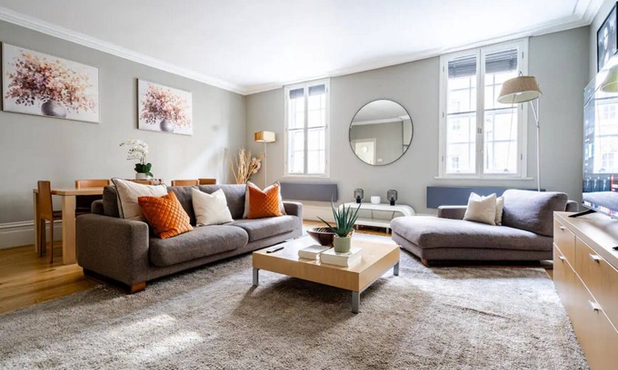 London City Centre Apartment | Spacious 3 Bed Lateral Covent Garden Apartment