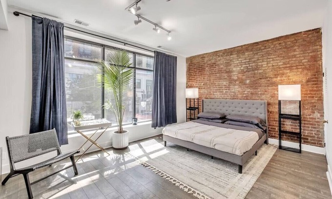 Near Northeast Apartment | Spacious 3-bedroom apartment in peaceful Washington, DC, close to Museums