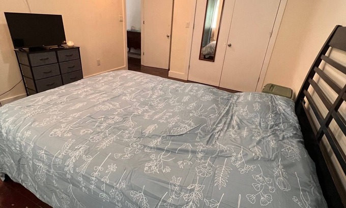 Washington Heights Apartment | Spacious 3-bedroom apartment with WiFi, AC in lovely New York