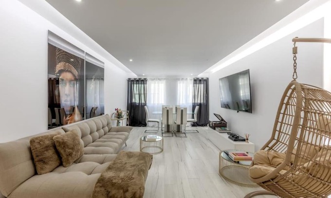 Santa Clara Apartment | Spacious 3-bedroom condo in Lisbon