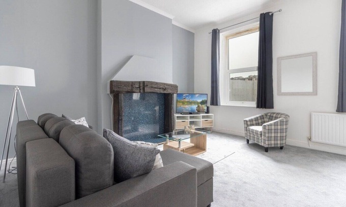 Plymouth Apartment | Spacious 3 bedroom flat
