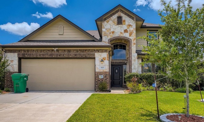 La Marque House | Spacious 3 Bedroom home 10 mins from Lagoonfest Texas