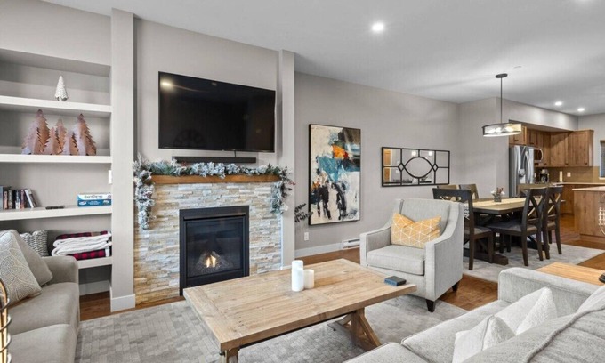 Sun Peaks House | Spacious 3-bedroom townhome with ski-in/out access to Orient & Morrisey Chair and a private hot tub!