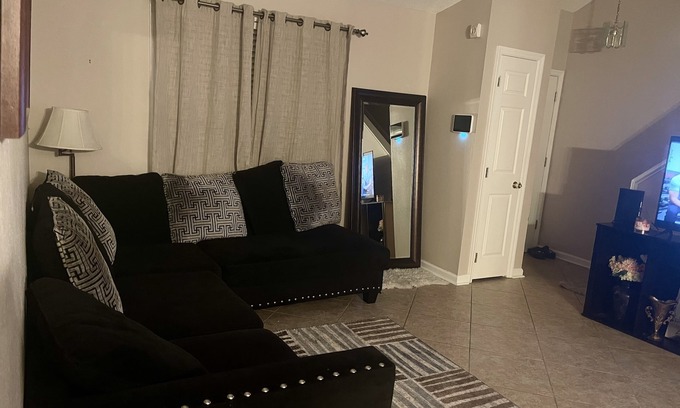 Tallahassee House | Spacious 3 BR Townhome in the Center of Everything
