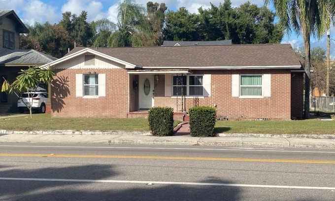 Tampa Heights House | Spacious 3bd 3bth home walking distance to Ybor City & Armature Works