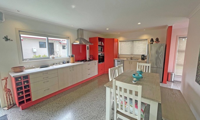Whangamata House | Spacious 3BR Beach House Near the Park
