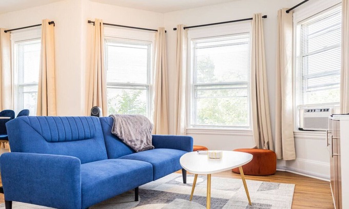 Winter Hill Apartment | Spacious 3BR Family Flat — Near Encore, Downtown Boston & Assembly Row