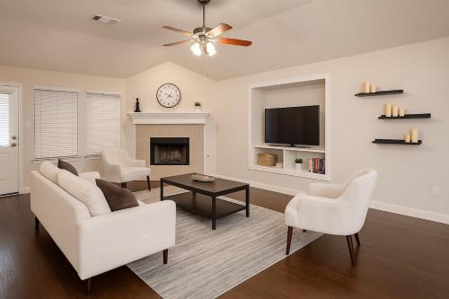 McKinney House | Spacious 3BR Home w Game Room, Gym & Study