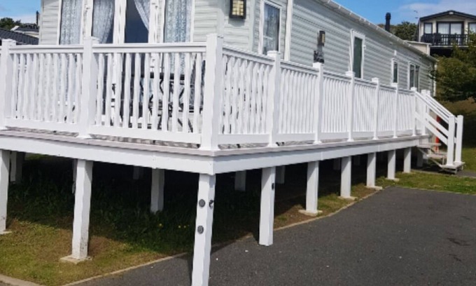 Bembridge House | Spacious 4-6 berth luxury caravan at Whitecliff Bay Holiday Park Isle of Wight