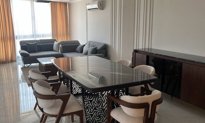 Al-'Umraniyah Apartment | Spacious 4-bedroom apartment in fabulous Giza Governorate with AC, WiFi