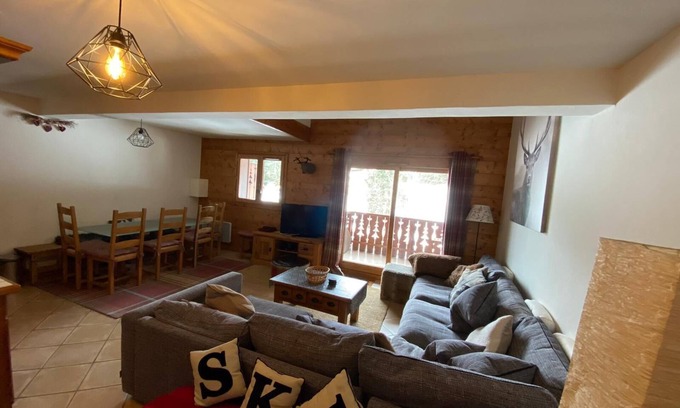 Les Esserts Apartment | Spacious 4 bed ski apartment on the slope