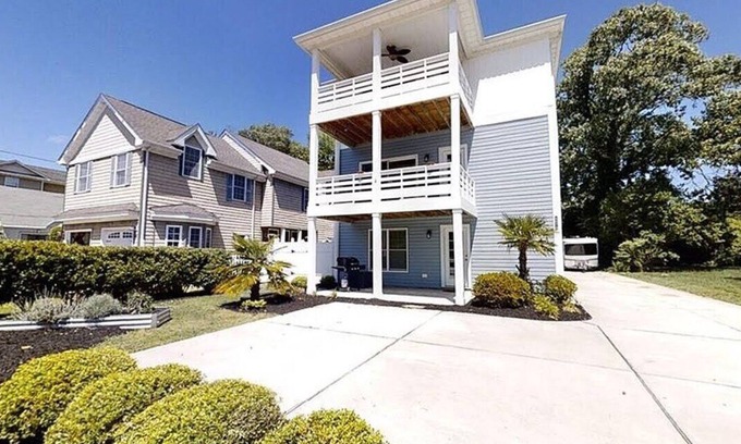 Northeast Virginia Beach House | Spacious 4-bedroom townhome in tranquil Virginia Beach with AC