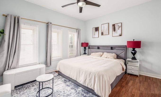 Olde Towne East House | Spacious 4-bedroom 3 baths in 2 story townhome in Old Towne East w/Game Room