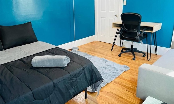Columbus Park - Andrew Square Apartment | Spacious 4-bedroom apartment with AC, WiFi in charming Boston