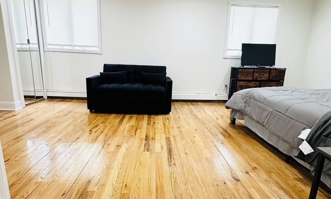 Lynbrook House | Spacious 4-bedroom house in lovely Lynbrook with WiFi, AC free parking