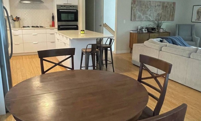 Reed House | Spacious 4-bedroom house with WiFi, AC in awesome Portland