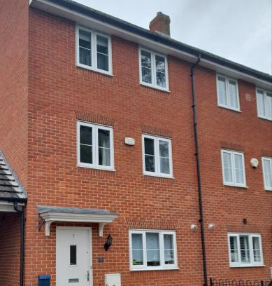 Aylesbury House | Spacious 4-Bedroom House in Aylesbury Ideal for Contractors Professionals or Larger Families