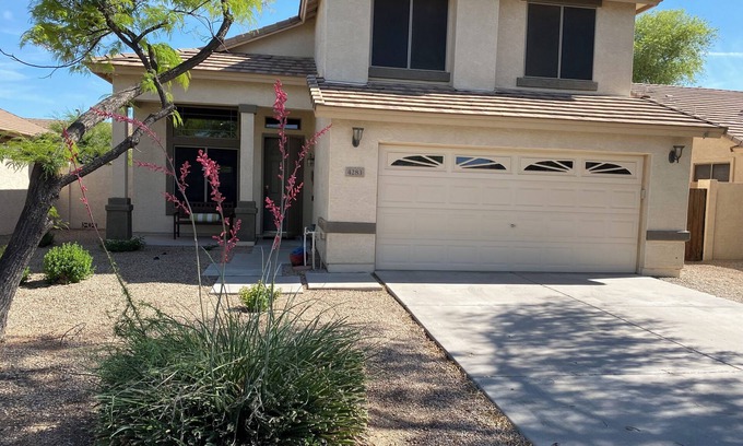 Ashley Heights House | Spacious 4-bedroom house in Gilbert with AC