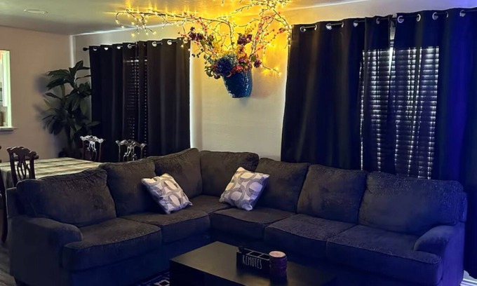 Northeast Houston House | Spacious 4-bedroom house, 2 living rooms. Huge backyard WiFi, AC, fitness room