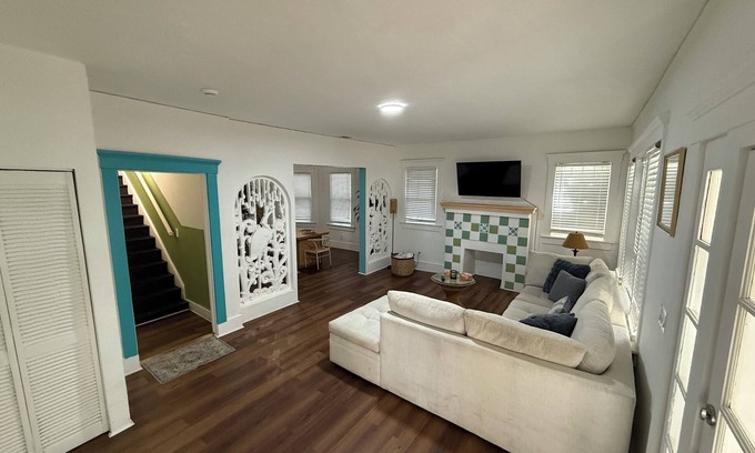 Midtown House | Spacious 4-bedroom house in delightful Edgewater, Miami with WiFi, AC
