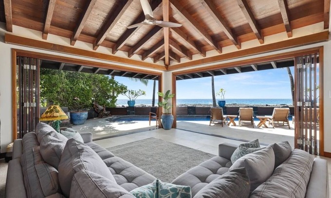 Kailua-Kona House | Spacious 4-bedroom house plus bunk room with WiFi and AC in charming Kailua-Kona