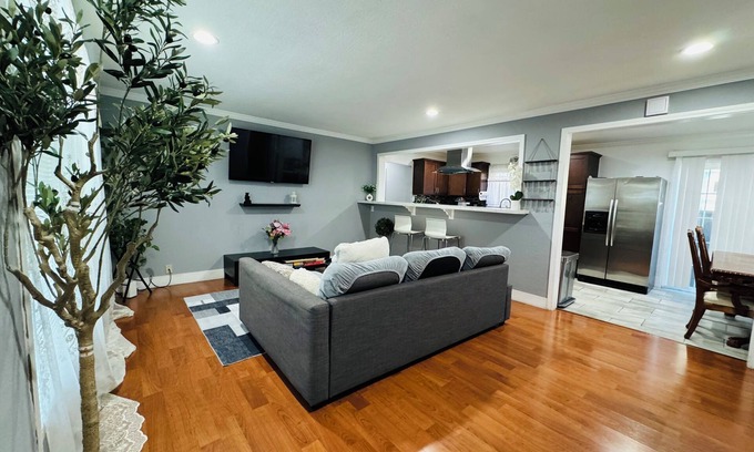 Santa Clara House | Spacious 4-bedroom house with AC, WiFi in charming Santa Clara