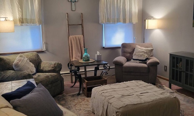 Steubenville House | Spacious 4-bedroom house in charming Steubenville with WiFi