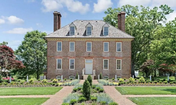 Berkeley Resort | Spacious 4 Bedroom Suite at Historic Powhatan Resort