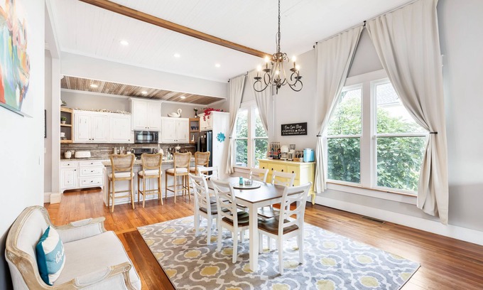 Covington House | Spacious 4-bedroom w/full en suite baths - 1/2 mile from Covington Square!