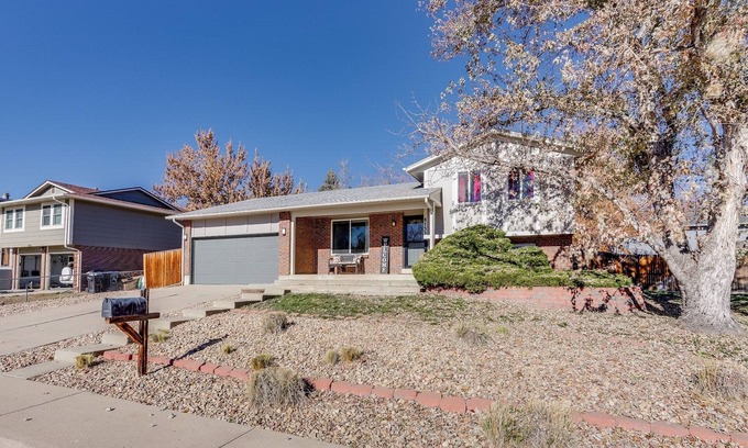 Scenic Heights House | Spacious 4 King beds/Arvada/Red Rocks/Denver