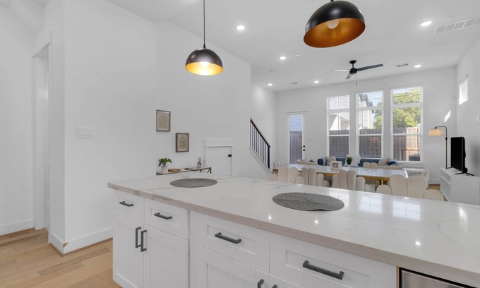 South Central Houston House | Spacious 4B/3BA Houston Home