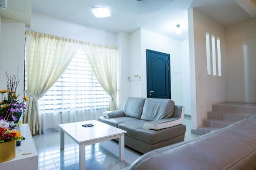 Kampung Terang House | Spacious 4BR Double Storey Home Balik Pulau