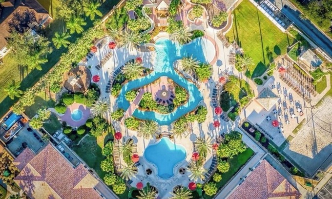 Regal Palms House | Spacious 4BR Family Resort Near Disney & Universal – Fun & Comfort Await!