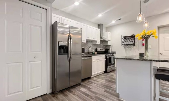Fort Dupont House | Spacious 4BR Row House – Perfect for Families & Groups!
