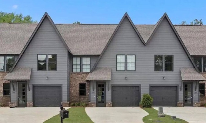 Auburn - Opelika House | Spacious 4BR Townhome Near Auburn & Stadium