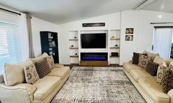 Glenwood Springs House | Spacious 5-bedroom house with an incredible view in Glenwood Springs