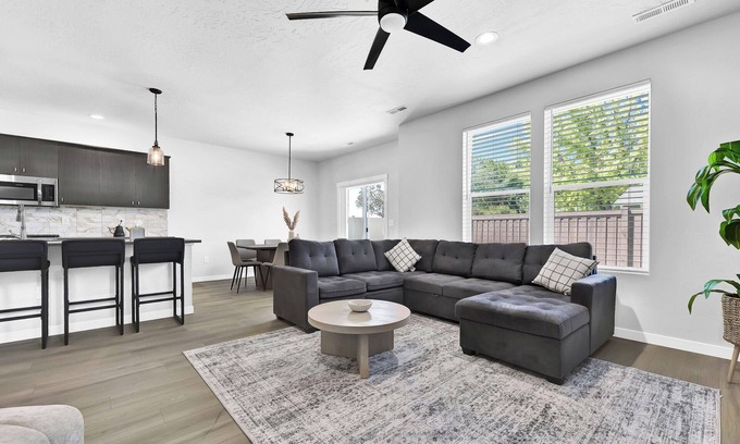 Meridian House | Spacious 5 Bedroom Brand New Luxury Home