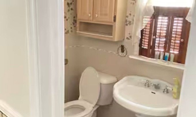 Steelton House | Spacious 5-bedroom house with hot tub and pool