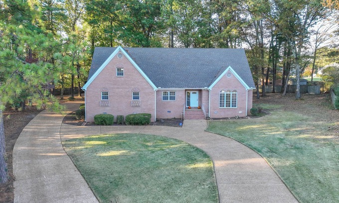Jackson House | Spacious 5-bedroom house in charming Jackson with AC