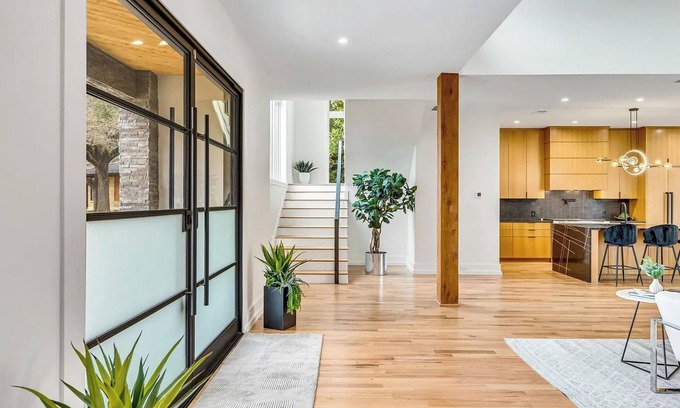 North Dallas House | Spacious 5-bedroom house with pool in Dallas