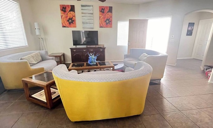 Casas Adobes House | Spacious 5-bedroom house in charming Tucson with AC-Invited Home