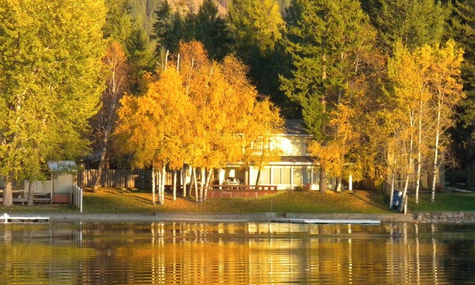 Kalispell House | Spacious 5-bedroom lake house on Lake Blaine