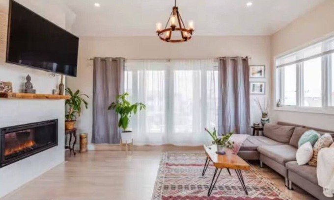 Long Beach House | Spacious 5-bedroom ocean view house in serene Long Beach with fitness room.