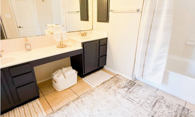 Scenic Oaks House | Spacious 5-bedroom house with 2 king size beds in the best area of San Antonio