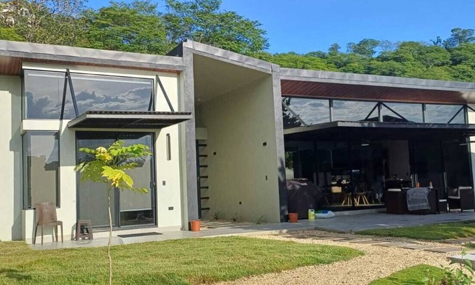 Coco Villa | Spacious 5-bedroom villa with Pool, AC and private bath for each room