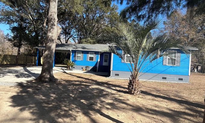 Saint Helena Island House | Spacious 5-bedroom house in beautiful Saint Helena Island